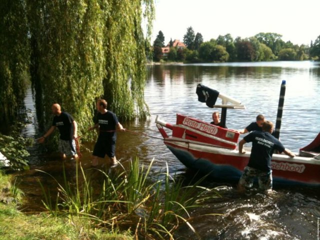 19. Papierbootregatta