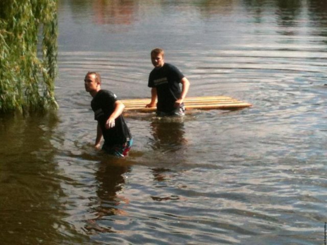 19. Papierbootregatta