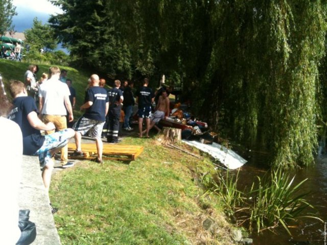 19. Papierbootregatta