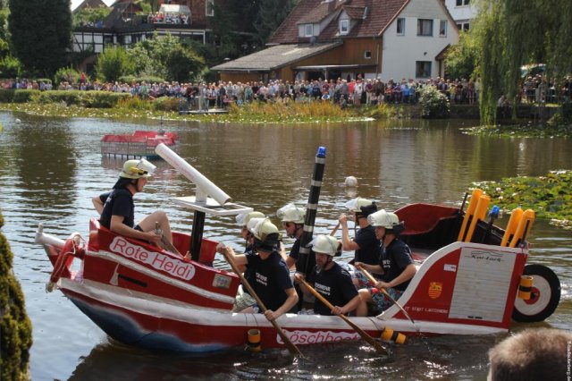 19. Papierbootregatta