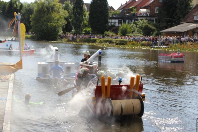 19. Papierbootregatta