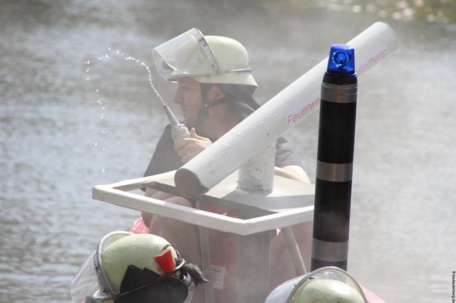 19. Papierbootregatta