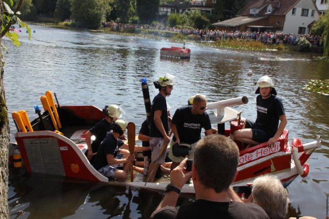 19. Papierbootregatta