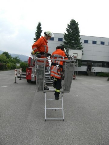 2008_07_05-Drehleiterausbildung_CIMG0968.jpg