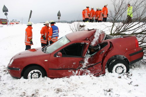 https://www.ff-badlauterberg.de/images/stories/23_11_2008%20VU%20B243%20Brandweinseiche%2003.jpg